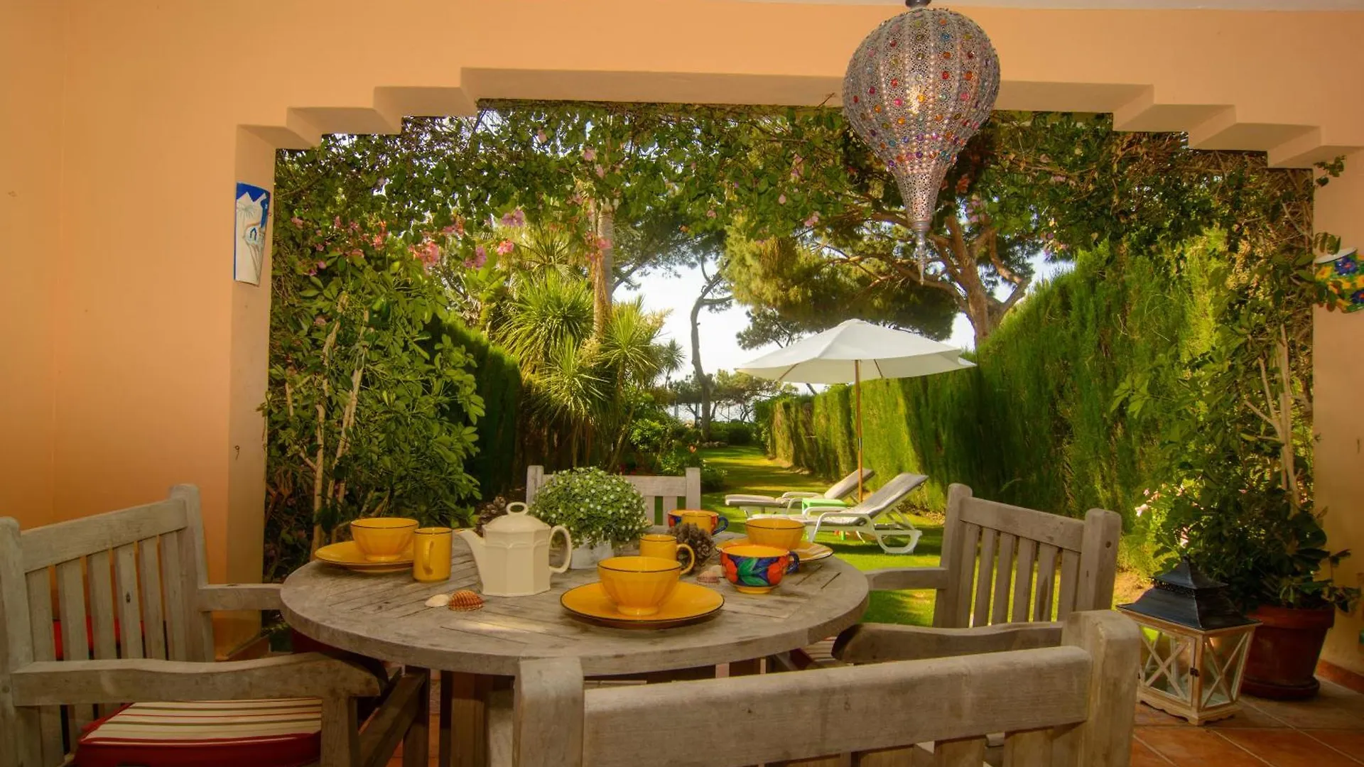 Venalmar First Line Townhouse, Garden, Sea Views Villa Estepona