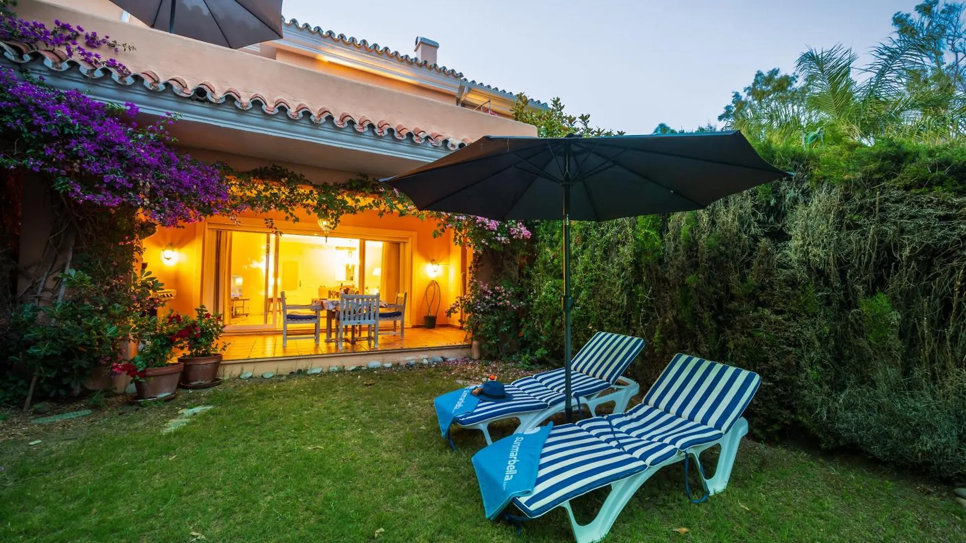 Venalmar First Line Townhouse, Garden, Sea Views Villa Estepona